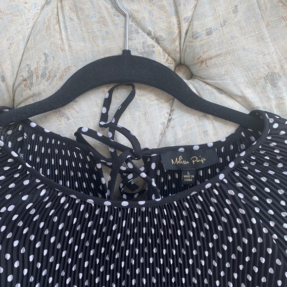 NWT Melissa Paige cold shoulder top, large - Picture 2 of 4